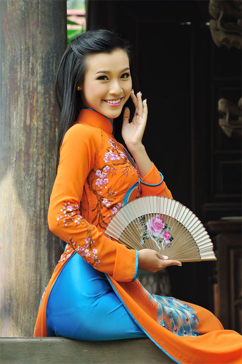 gái xinh mặc ao dài
