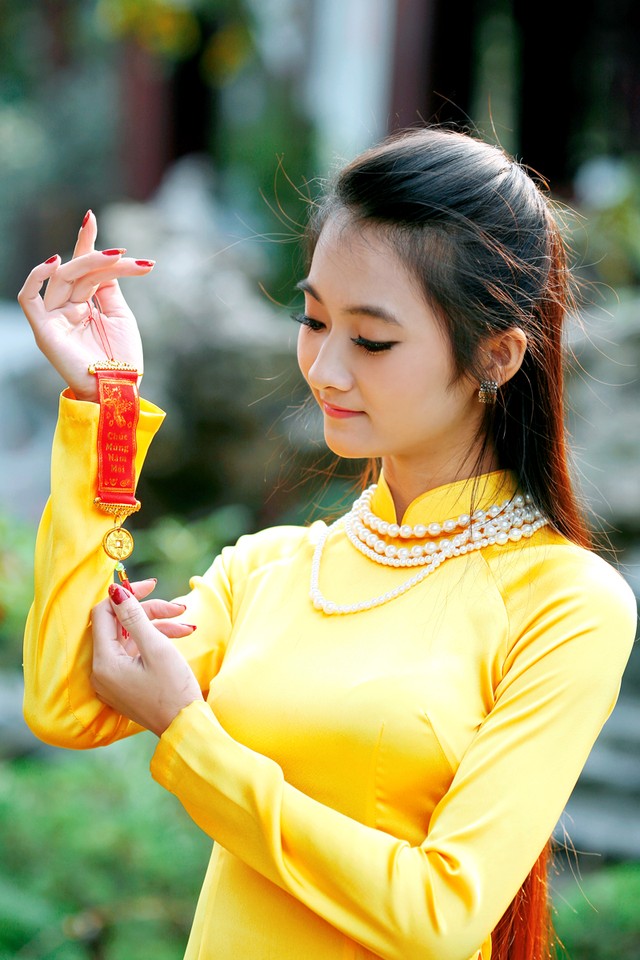 gái xinh mặc ao dài