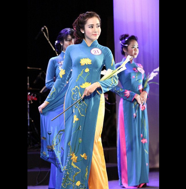 gái xinh mặc ao dài