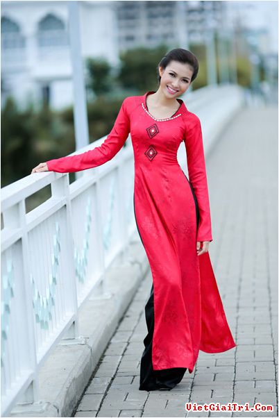 gái xinh mặc ao dài