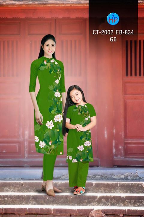 1501469744 993 vai ao dai cach tan me va be hoa sen be co the may ao dai hoac cach tan deu duoc ad