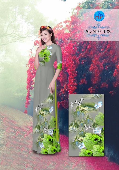 1502038106 974 vai ao dai hoa sen tren nen xam ad