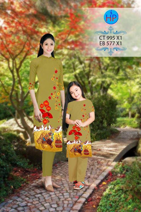 1511873623 544 vai ao dai vai cach tan me va ao dai be tet ad