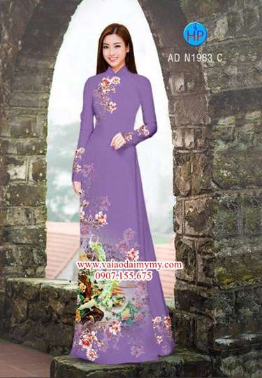 1517232079 765 vai ao dai cong trang trong vuon hoa xuan ad