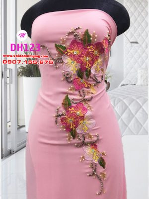 vải áo dài màu hồng đính hoa rất đẹp (1)
