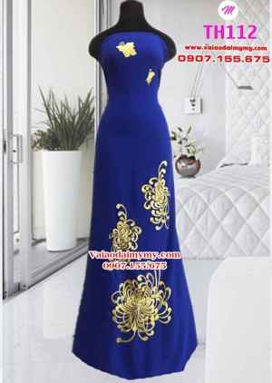 vai ao dai theu hoa cuc cach dieu mau xanh