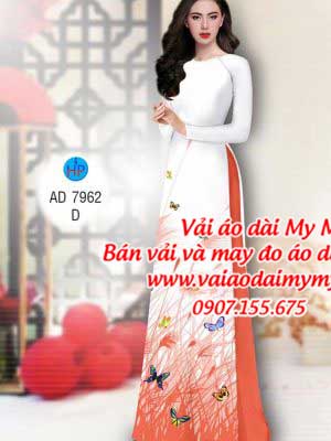 Bướm và cỏ đuôi gà