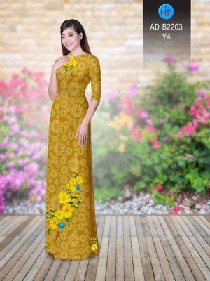 1513494936 945 vai ao dai hoa mai tren nen hoa van ad