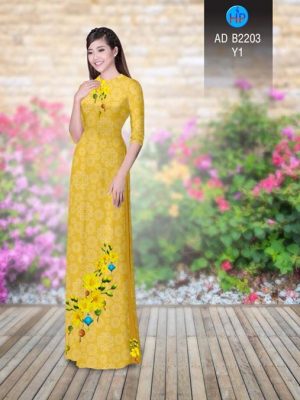 1513494940 102 vai ao dai hoa mai tren nen hoa van ad