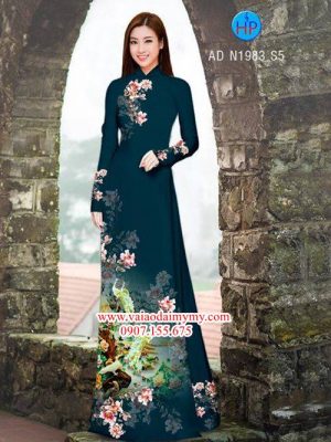 1517232081 187 vai ao dai cong trang trong vuon hoa xuan ad