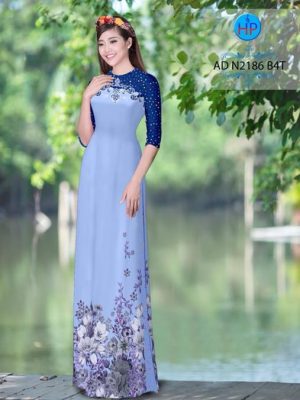 1521733262 155 vai ao dai bi mau va hoa dep sang co dien ad