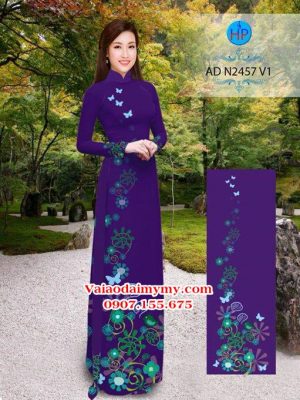 1531967787 135 vai ao dai hoa va buom ad