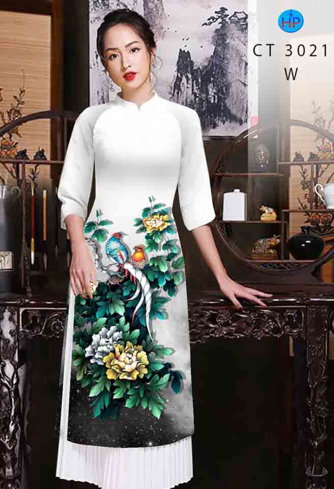 Áo dài cách tân đang trở thành xu hướng mới trong thời trang Việt Nam. Với chất liệu vải lụa hoặc tơ tằm cao cấp, áo dài cách tân tạo nên vẻ đẹp quý phái và sang trọng cho những người mặc. Cùng khám phá những thiết kế áo dài cách tân độc đáo và tinh tế.