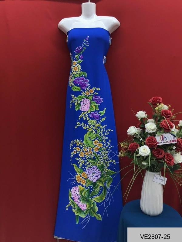 1627878466 180 vai ao dai ve hoa