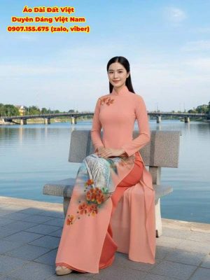 1760066719 557 vai ao dai ve tay hoa phuong va cau trang