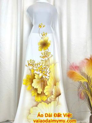 1760922247 121 vai ao dai ve tay hoa sen ad v51517