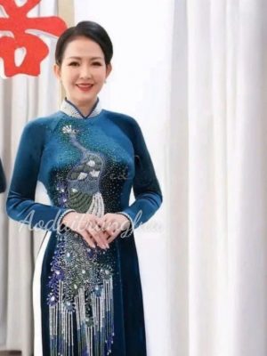 Áo dài Mẹ trung niên màu xanh cổ vịt chất liệu nhung đính kết đá thủ công 7 image 3 1
