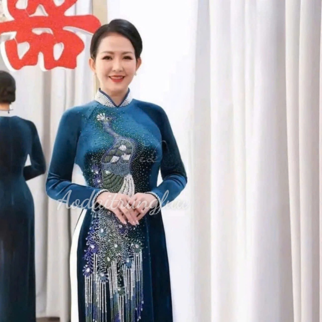 Áo dài Mẹ trung niên màu xanh cổ vịt chất liệu nhung đính kết đá thủ công 2 image 3 1