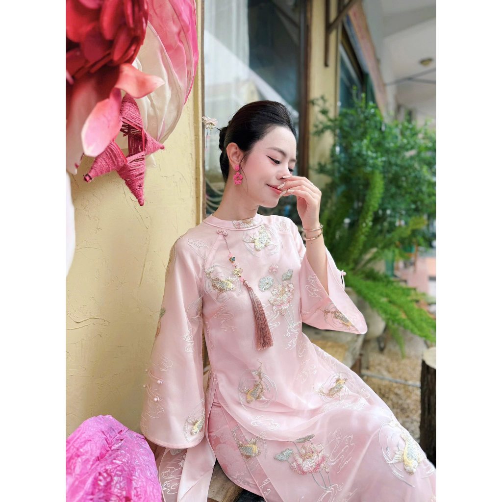 Áo Dài Cách Tân Hoa Sen Ngọc Ẩn – Thiết Kế Cách Tân Sang Trọng Trên Nền Tơ Mỏng 5 image 7 10